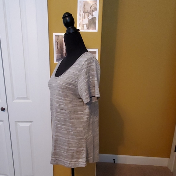 ❤LuLaRoe Classic T! - Picture 5 of 6